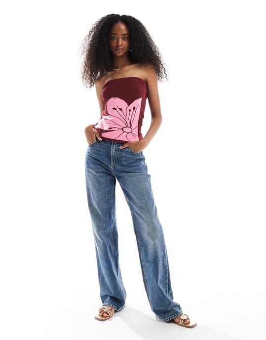ASOS DESIGN stickad bandeau-top med överdimensionerad blomma i rosa - Image 3