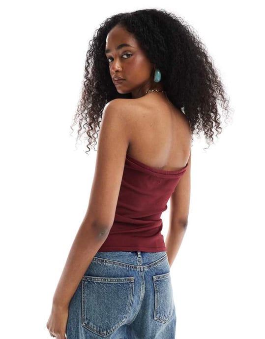ASOS DESIGN stickad bandeau-top med överdimensionerad blomma i rosa - Image 4