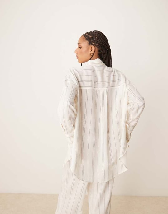 ASOS DESIGN Belle knyt-sidstrand skjorta överdrag i mono rand - Image 3