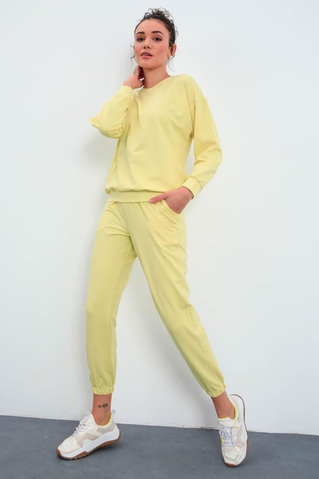 Oversized Crew Neck Sweatshirt and Pants Set - Image 4