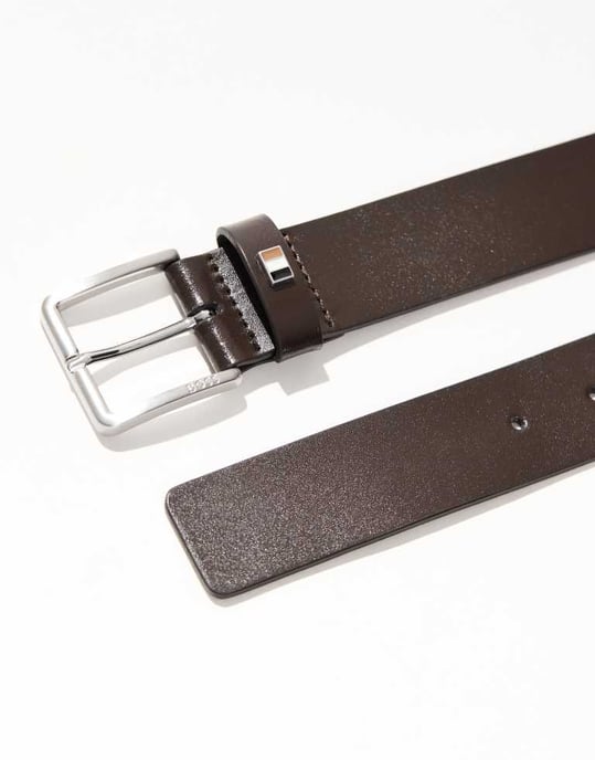 BOSS Ther logobuckle läderbälte i mörkbrunt - Image 2