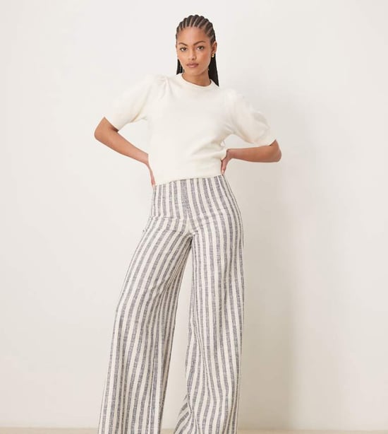 ASOS DESIGN Långa skräddarsydda bouclétrotsor i blårandig - Image 1
