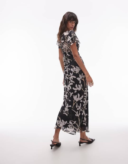 Topshop midi klänning med svävande ärmar i monokromatisk blomdesign - Image 3