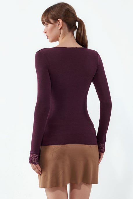 Women's Long-Sleeve Lace V-Neck Top - Image 3