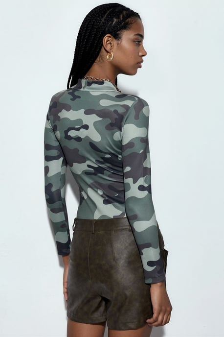 Camouflage Gebreid Kort Jumpsuit - Image 3