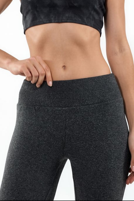 High-waist Flare Leggings - Image 4