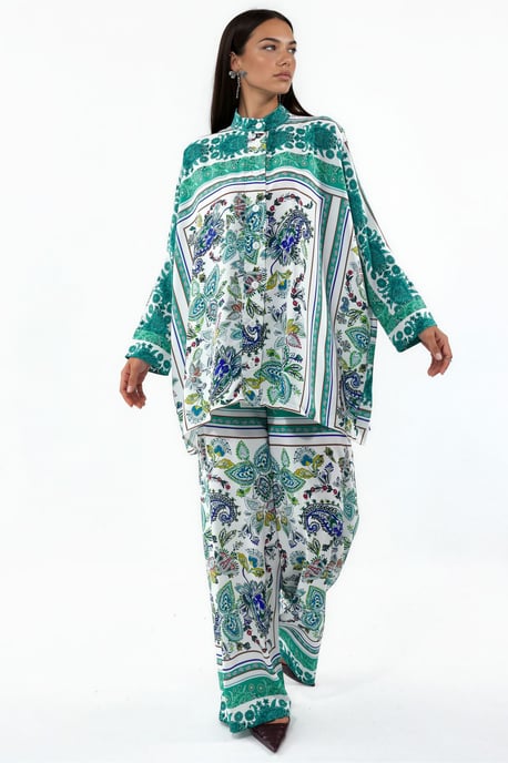 Gepatteerde V-Hals Blouse en Brede Pijpen Broek Set - Image 1