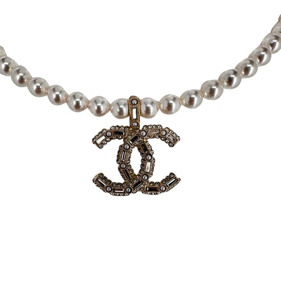 Chanel CC Embellished Pearl Necklace in Gold Strass - Image 3