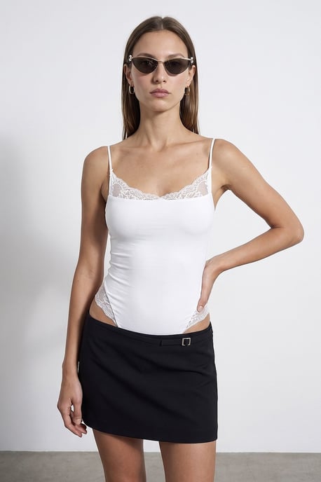 Lace Sleeveless Slim-fit Bodysuit Blouse - Image 3