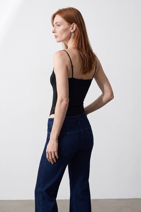 Lace Sleeveless Slim-fit Bodysuit Blouse - Image 2