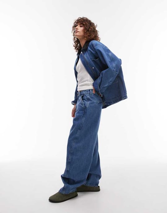 ARKET Endive barrel leg jeans in seam detail in light wash blue - Image 2