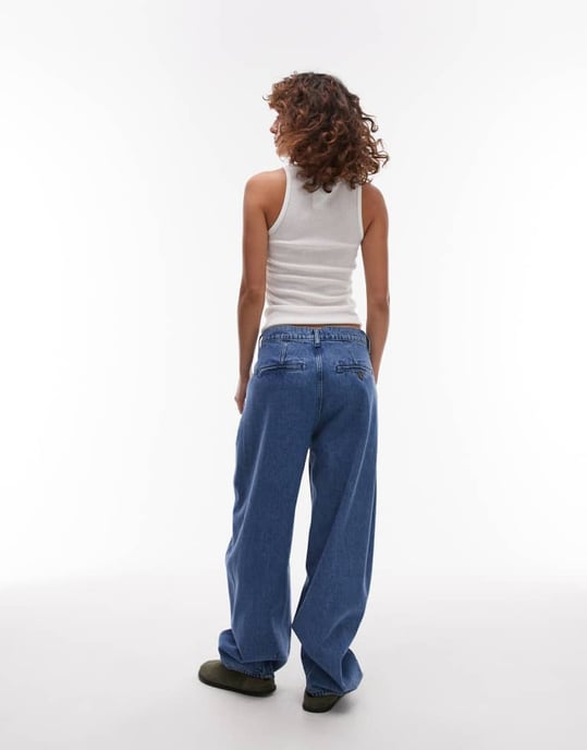 ARKET Endive barrel leg jeans in seam detail in light wash blue - Image 3