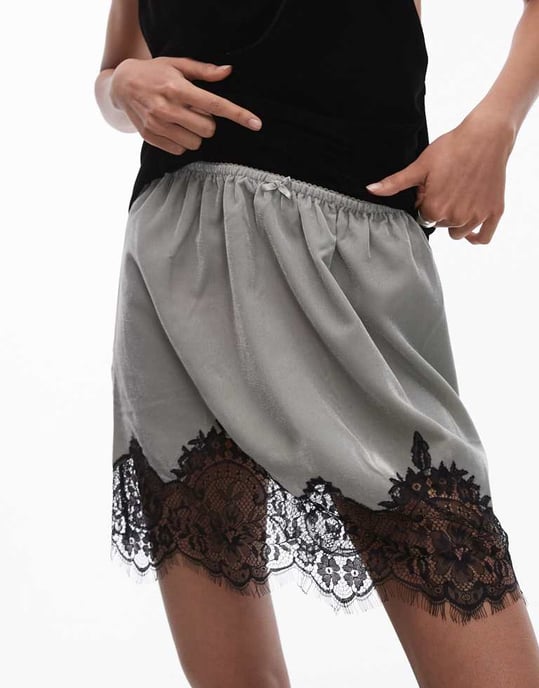 Topshop sammet mini kjol i silver salvia med svart spetsdetalj - Image 2