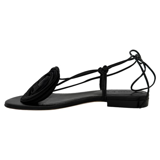 Magda Butrym platte sandalen met bloemenapplicaties in zwart leer - Image 3