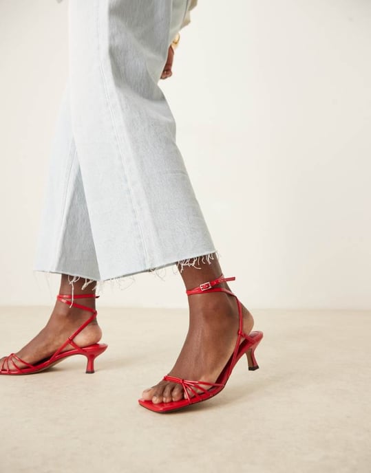 ASOS DESIGN Hängmatta strappy kitten heel sandaler i röd - Image 2