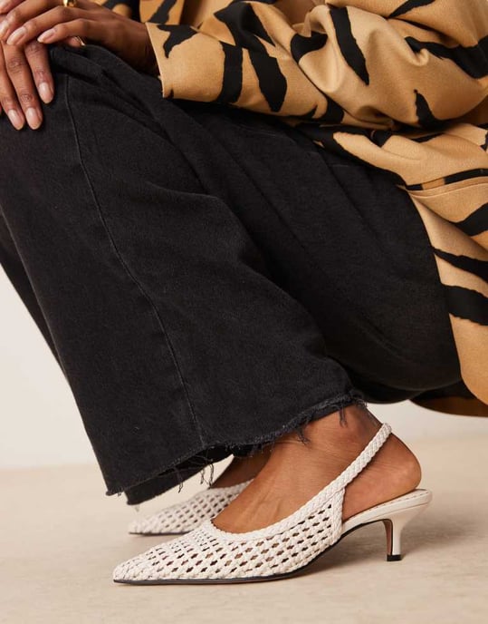 ASOS DESIGN Mellanhäga skor med stjärnmönster i off white - Image 3