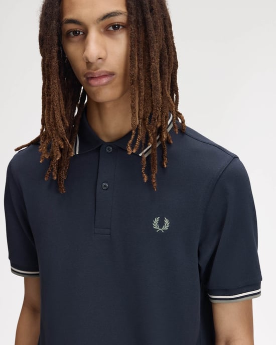 Regular Fit Short Sleeve Logo Detail Polo Shirt in Navy - Image 3