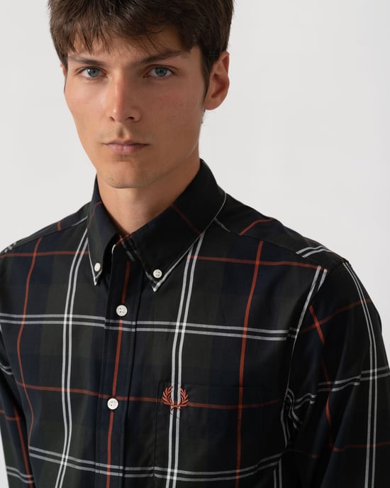 Regular Fit Long Sleeve Logo Detail Shirt in Black - Image 3