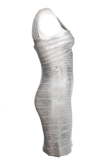 Herve Leger by Max Azria, silverfärgad off shoulder-klänning med bodycon-motiv - Image 6