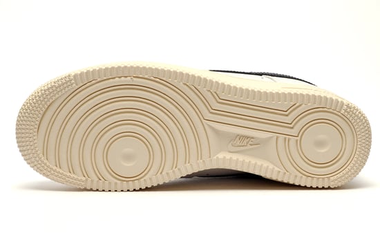 Nike Air Force 1 07 Flyease Women Girls Trainers - Image 4