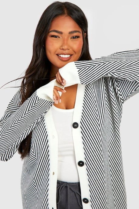 Plus Mono Oversized Cardigan - Image 4