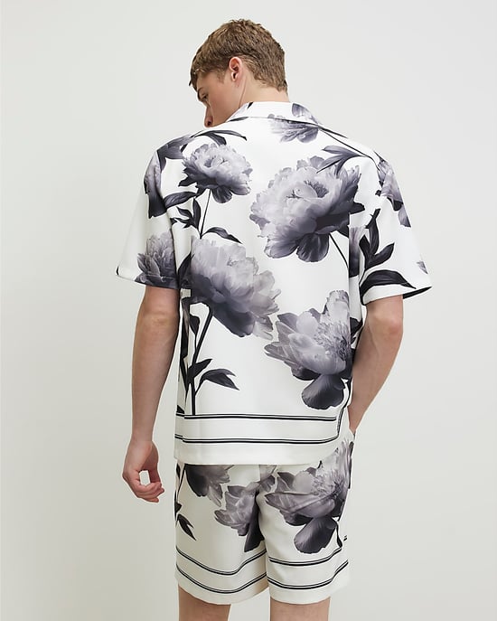 River Island Mens Shirt White Short Sleeve Monochrome Floral - Image 2