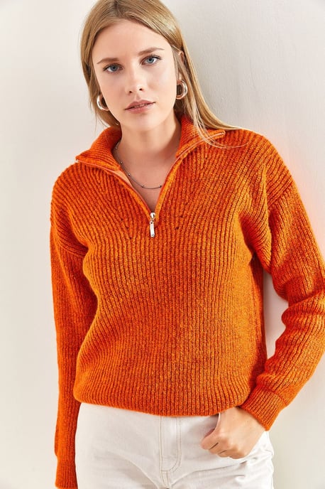 Oversized Textured Knit Sweater with Zipper Collar - Image 2