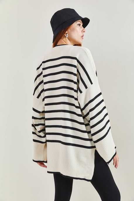 Oversized Striped Knit Sweater with Ribbed Detail - Image 3