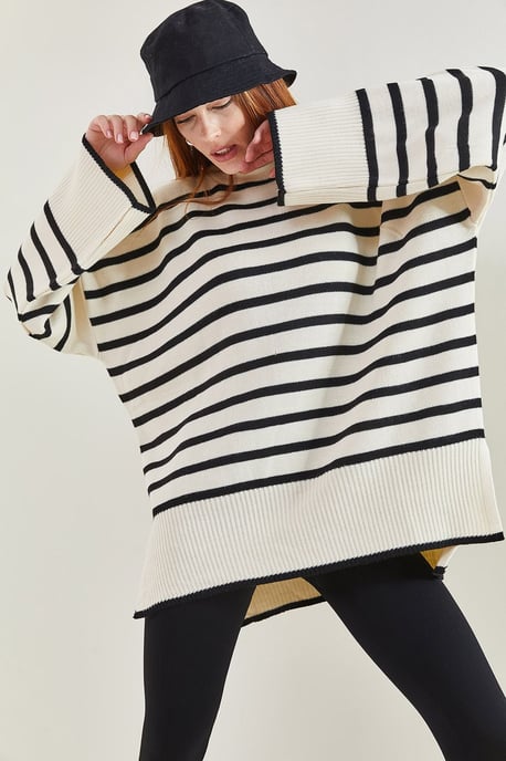 Oversized Striped Knit Sweater with Ribbed Detail - Image 4