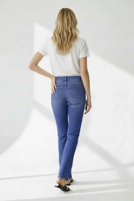 Quinn Bootcut Jeans - Image 3
