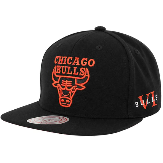 Mitchell & Ness NBA Chicago Bulls Core VI Pro Black Cap - Image 1