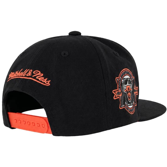Mitchell & Ness NBA Chicago Bulls Core VI Pro Black Cap - Image 2
