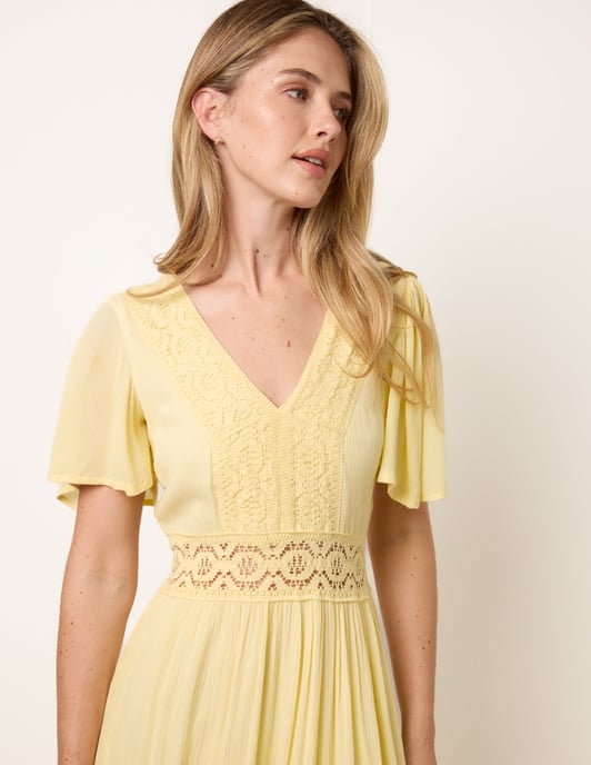 V-Neck Tiered Crochet Detail Maxi Dress - Image 3