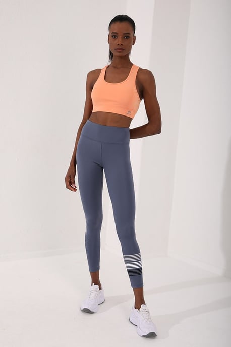 Sleeveless Cropped Fitted Sports Top - Image 2