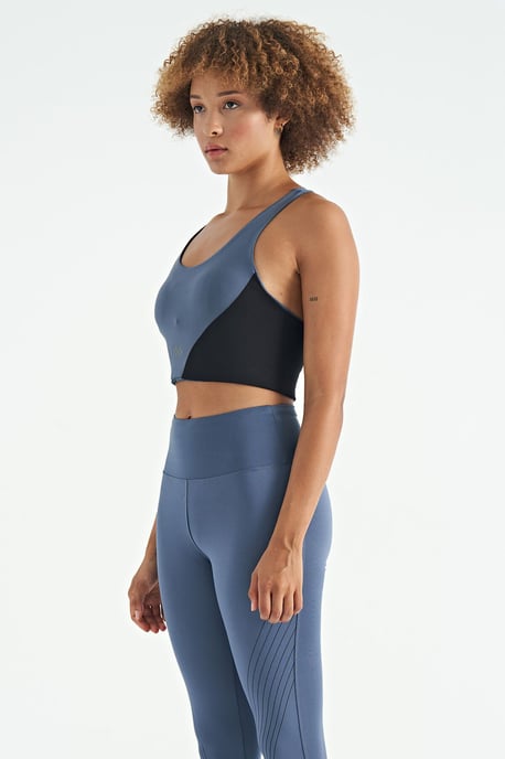 Women's Colour-block Cropped Sports Top - Image 4