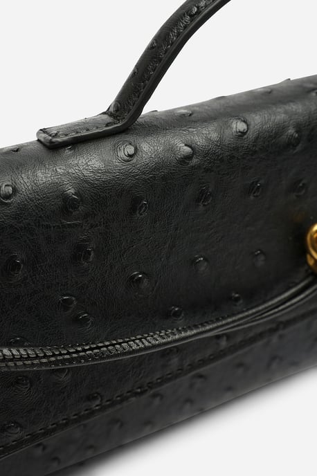 Wheres That From Womens Petal Envelope Style Ostritch Clutch Bag - Image 5