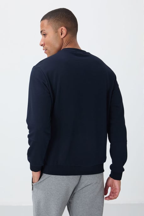 Men's Solid Crew Neck Sweatshirt - Image 5