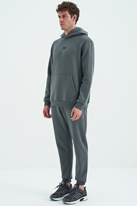 Men's Hooded Sweatshirt And Pants Set - Image 2