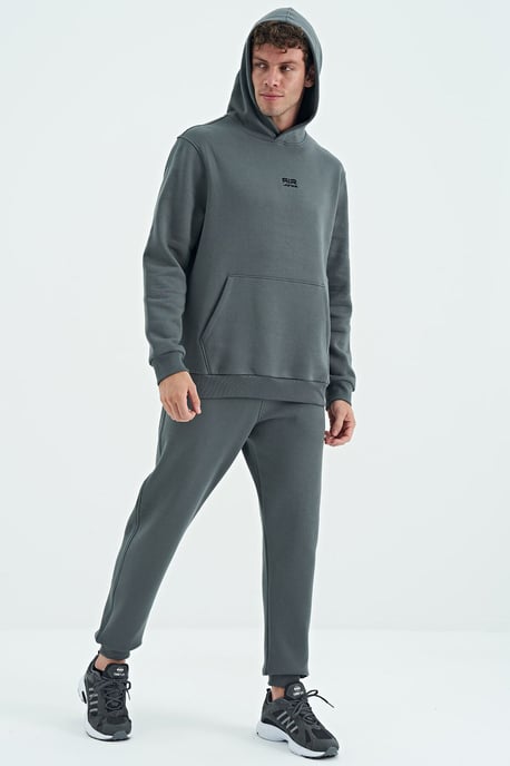 Men's Hooded Sweatshirt And Pants Set - Image 3