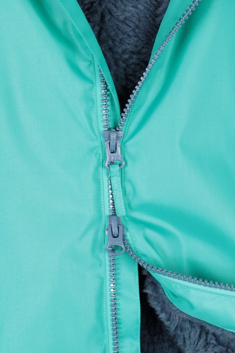 'Tidal' Kids Waterproof Changing Robe Windproof Soft Hooded Full Zip Surf Poncho Green - Image 5