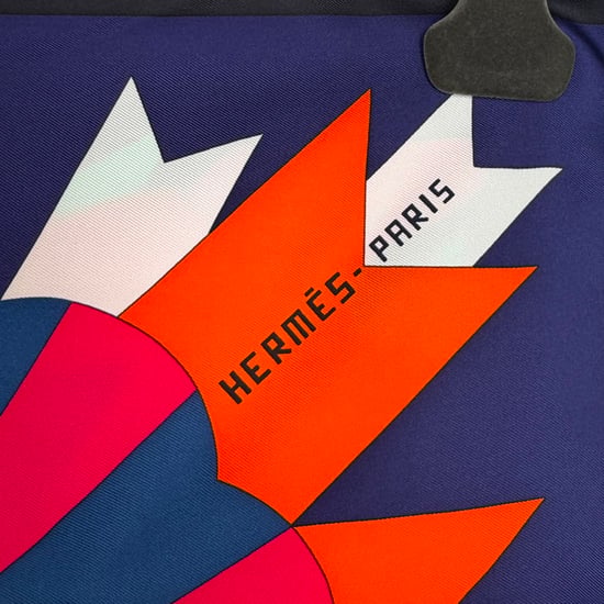Hermès Cheval de Fête 90 in Multicolor Silk - Image 2