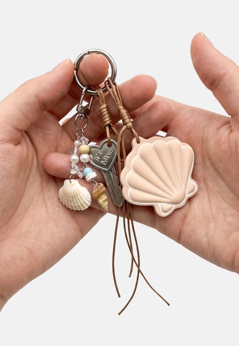 Kassandra Keychain Unisex - Image 3