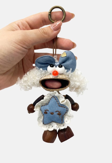Kassandra Keychain Unisex - Image 4