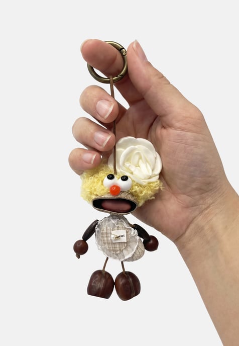 Kassandra Keychain Unisex - Image 4