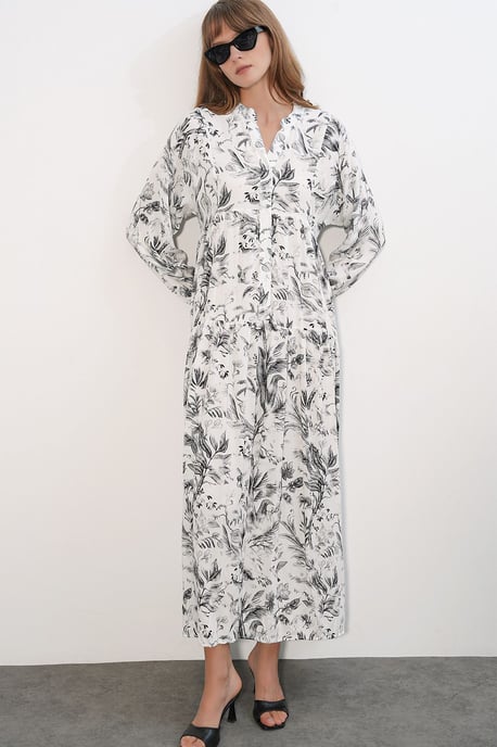 Patterned V-Neck Maxi Dress - Image 4