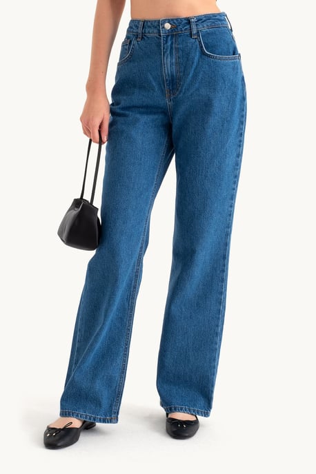 High-Waist Straight-Leg Jeans - Image 1