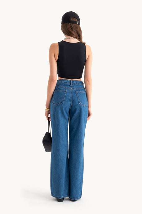 High-Waist Straight-Leg Jeans - Image 3