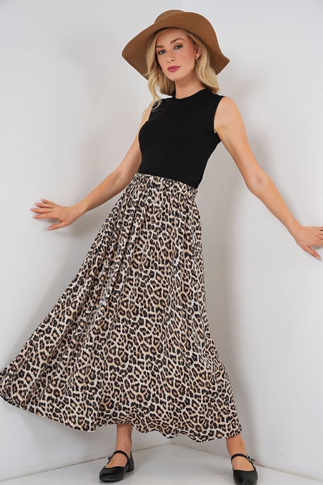 Maxi Skirt with Elastic Waist - Image 4