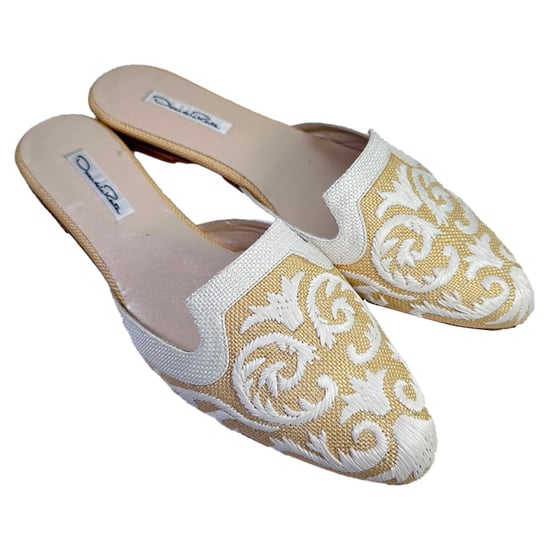 Oscar De La Renta geborduurde muiltjes in beige raffia - Image 5