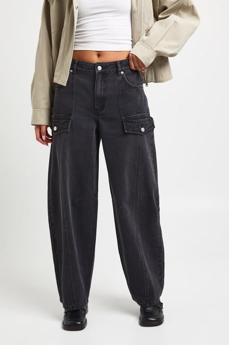Mid Waist Cargo Utility Barrel Jean - Image 3
